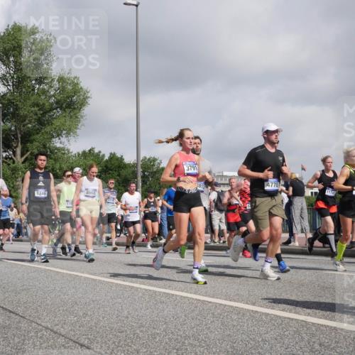 29.06.2025 - hella hamburg halbmarathon Luisa Fischer http://msf.ph/oto/8470270 29.06.2025 09:59:57 Kennedybrücke 9246, 178, 8968, 5319, 3510, 3791, 4770, 11747, 3813, 2111, 2595, 2814, 3652, 3791, 4299, 4726, 4770, 4897, 5013, 5319, 6033, 6631, 7177, 7918, 8651, 8813, 8930, 8968, 9246, 9985, 10040, 10667 meine-sportfotos.de