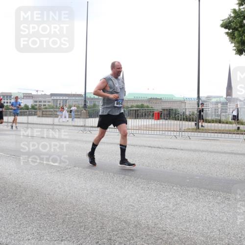 29.06.2025 - hella hamburg halbmarathon Lena Gebhardt http://msf.ph/oto/8470272 29.06.2025 10:32:56 Lombardsbrücke 17041, 9542, 1078, 1199, 1237, 1324, 1732, 2038, 2054, 2059, 2276, 2959, 3391, 3422, 3653, 3660, 3670, 3708, 3753, 3871, 4030, 4096, 4446, 4555, 4650, 5110, 5180, 5581, 5783, 5871, 5917, 6040, 6228, 6312, 6315, 6861, 7308, 7309, 7387, 7531, 7633, 7702, 7749, 7750, 7982, 8170, 8595, 8839, 9010, 9034, 9143, 9188, 9289, 9471, 9542, 9768, 10002, 10013, 10048, 10277, 11229, 11260, 11713, 11756, 12039, 12423, 12424, 14305, 14743, 15951 meine-sportfotos.de