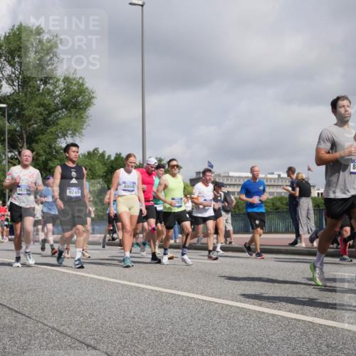 29.06.2025 - hella hamburg halbmarathon Luisa Fischer http://msf.ph/oto/8470297 29.06.2025 09:59:58 Kennedybrücke 8968, 1629, 9246, 717, 813, 379, 8813, 2111, 2595, 2814, 3791, 4299, 4726, 4770, 5013, 5319, 6033, 6125, 6631, 7177, 7918, 8651, 8813, 8930, 8968, 9246, 9985, 10040, 10667 meine-sportfotos.de