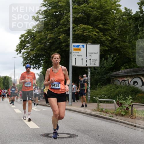 29.06.2025 - hella hamburg halbmarathon Yannick Fuchs http://msf.ph/oto/8470324 29.06.2025 10:57:36 20KM 1184, 1316, 1722, 1724, 1940, 1992, 2424, 2685, 3360, 4328, 4370, 5305, 5384, 5734, 6631, 7243, 7290, 7333, 8822, 9124, 9439, 9681, 10128, 10705, 10766, 10866, 11527, 11657, 11771, 12315, 12316, 12513, 12662, 13171, 13528, 13551, 14135, 14313, 14493, 15516, 15532, 15550, 15897, 16424, 16426, 16639, 16872, 17071, 17437, 17757, 17894, 18028, 18122, 18355, 18717 meine-sportfotos.de