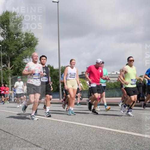 29.06.2025 - hella hamburg halbmarathon Luisa Fischer http://msf.ph/oto/8470331 29.06.2025 09:59:59 Kennedybrücke 10040, 16291, 8968, 9246, 11590, 11184, 17823, 2930, 2595, 2814, 3791, 4299, 4726, 4770, 5013, 5018, 5319, 6033, 6125, 6631, 7177, 7918, 8651, 8813, 8930, 8968, 9060, 9246, 10040, 10667 meine-sportfotos.de