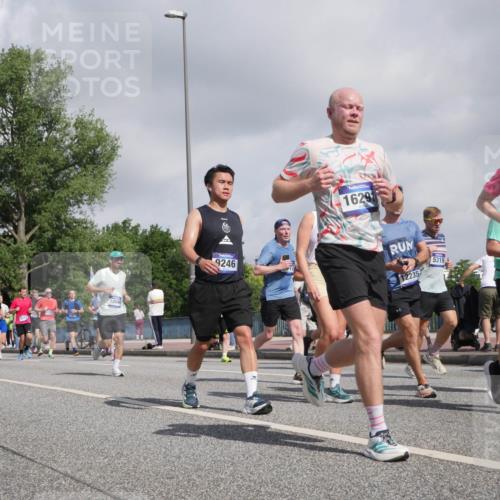 29.06.2025 - hella hamburg halbmarathon Luisa Fischer http://msf.ph/oto/8470367 29.06.2025 10:00:00 Kennedybrücke 10040, 9246, 16291, 12235, 5319, 11590, 1086, 2595, 2814, 3103, 3791, 4299, 4558, 4726, 4770, 5013, 5018, 5319, 6033, 6125, 6631, 7177, 7918, 8651, 8813, 8930, 8968, 9060, 9246, 10040, 10549, 10667 meine-sportfotos.de