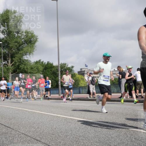 29.06.2025 - hella hamburg halbmarathon Luisa Fischer http://msf.ph/oto/8470436 29.06.2025 10:00:02 Kennedybrücke 10040, 12, 9246, 1086, 2595, 2814, 3103, 4299, 4558, 4726, 5013, 5018, 5319, 6033, 6125, 6631, 7177, 7918, 8651, 8930, 8968, 9060, 9246, 9316, 10040, 10549, 10667 meine-sportfotos.de