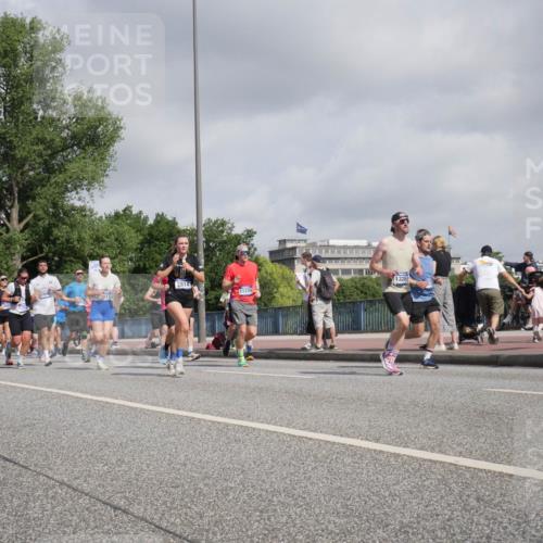 29.06.2025 - hella hamburg halbmarathon Luisa Fischer http://msf.ph/oto/8470482 29.06.2025 10:00:03 Kennedybrücke 2814, 11339, 13267, 1086, 1442, 2595, 2814, 3103, 4299, 4558, 4726, 5013, 5018, 5024, 5319, 5744, 6033, 6125, 6631, 7177, 7918, 8651, 8930, 8968, 9060, 9246, 9316, 10040, 10549, 10667 meine-sportfotos.de