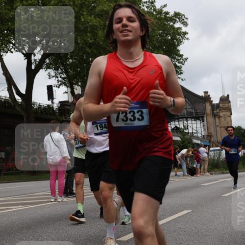 29.06.2025 - hella hamburg halbmarathon Yannick Fuchs http://msf.ph/oto/8470516 29.06.2025 10:57:37 20KM 1184, 1316, 1722, 1724, 1940, 1992, 2424, 2685, 3360, 4328, 4370, 5305, 5384, 5734, 6631, 7243, 7290, 7333, 8561, 8822, 9124, 9439, 9681, 10128, 10705, 10766, 10866, 11527, 11657, 11771, 12315, 12316, 12513, 12662, 13171, 13528, 14135, 14313, 14493, 15516, 15532, 15550, 15897, 16424, 16426, 16639, 16872, 17071, 17437, 17894, 18028, 18122, 18355, 18717 meine-sportfotos.de