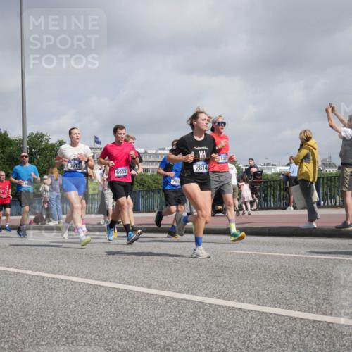 29.06.2025 - hella hamburg halbmarathon Luisa Fischer http://msf.ph/oto/8470548 29.06.2025 10:00:05 Kennedybrücke 5013, 17129, 6033, 1587, 7918, 2814, 1339, 1086, 1442, 2595, 2814, 3103, 4261, 4299, 4558, 4726, 5013, 5018, 5024, 5744, 6033, 6125, 6631, 6762, 6795, 7918, 8447, 8968, 9060, 9246, 9316, 10040, 10549, 10667 meine-sportfotos.de