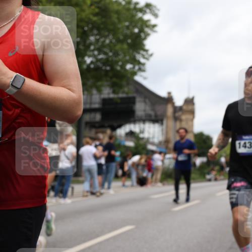 29.06.2025 - hella hamburg halbmarathon Yannick Fuchs http://msf.ph/oto/8470591 29.06.2025 10:57:37 20KM 1184, 1316, 1722, 1724, 1940, 1992, 2424, 2685, 3360, 4328, 4370, 5305, 5384, 5734, 6631, 7243, 7290, 7333, 8561, 8822, 9124, 9439, 9681, 10128, 10705, 10766, 10866, 11527, 11657, 11771, 12315, 12316, 12513, 12662, 13171, 13528, 14135, 14313, 14493, 15516, 15532, 15550, 15897, 16424, 16426, 16639, 16872, 17071, 17437, 17894, 18028, 18122, 18355, 18717 meine-sportfotos.de