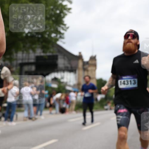 29.06.2025 - hella hamburg halbmarathon Yannick Fuchs http://msf.ph/oto/8470598 29.06.2025 10:57:37 20KM 1184, 1316, 1722, 1724, 1940, 1992, 2424, 2685, 3360, 4328, 4370, 5305, 5384, 5734, 6631, 7243, 7290, 7333, 8561, 8822, 9124, 9439, 9681, 10128, 10705, 10766, 10866, 11527, 11657, 11771, 12315, 12316, 12513, 12662, 13171, 13528, 14135, 14313, 14493, 15516, 15532, 15550, 15897, 16424, 16426, 16639, 16872, 17071, 17437, 17894, 18028, 18122, 18355, 18717 meine-sportfotos.de