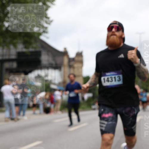 29.06.2025 - hella hamburg halbmarathon Yannick Fuchs http://msf.ph/oto/8470607 29.06.2025 10:57:37 20KM 1184, 1316, 1722, 1724, 1940, 1992, 2424, 2685, 3360, 4328, 4370, 5305, 5384, 5734, 6631, 7243, 7290, 7333, 8561, 8822, 9124, 9439, 9681, 10128, 10705, 10766, 10866, 11527, 11657, 11771, 12315, 12316, 12513, 12662, 13171, 13528, 14135, 14313, 14493, 15516, 15532, 15550, 15897, 16424, 16426, 16639, 16872, 17071, 17437, 17894, 18028, 18122, 18355, 18717 meine-sportfotos.de