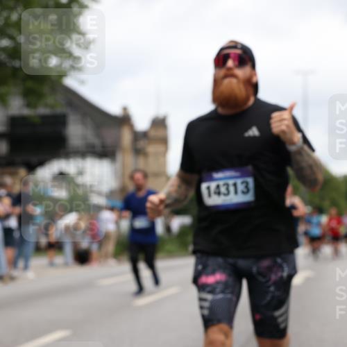 29.06.2025 - hella hamburg halbmarathon Yannick Fuchs http://msf.ph/oto/8470610 29.06.2025 10:57:37 20KM 1184, 1316, 1722, 1724, 1940, 1992, 2424, 2685, 3360, 4328, 4370, 5305, 5384, 5734, 6631, 7243, 7290, 7333, 8561, 8822, 9124, 9439, 9681, 10128, 10705, 10766, 10866, 11527, 11657, 11771, 12315, 12316, 12513, 12662, 13171, 13528, 14135, 14313, 14493, 15516, 15532, 15550, 15897, 16424, 16426, 16639, 16872, 17071, 17437, 17894, 18028, 18122, 18355, 18717 meine-sportfotos.de