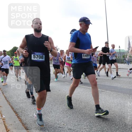 29.06.2025 - hella hamburg halbmarathon Lena Gebhardt http://msf.ph/oto/8470620 29.06.2025 09:55:32 Lombardsbrücke 4938, 16003, 5708, 9786, 8856, 14909, 1214, 1870, 1120, 1143, 1151, 1200, 1461, 1630, 1683, 1696, 1706, 1884, 1976, 2207, 2274, 2284, 2287, 2411, 2706, 2708, 2718, 2884, 3087, 3213, 3258, 3399, 3435, 3654, 3692, 3747, 3945, 3985, 4088, 4093, 4121, 4189, 4324, 4345, 4601, 4847, 4890, 4938, 5102, 5421, 5459, 5638, 5708, 5915, 6009, 6027, 6054, 6158, 6421, 6481, 6532, 6662, 6691, 6836, 6938, 6994, 7052, 7269, 7312, 7659, 8371, 8437, 8693, 8889, 9031, 9159, 9869, 9931 meine-sportfotos.de