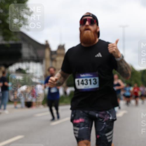 29.06.2025 - hella hamburg halbmarathon Yannick Fuchs http://msf.ph/oto/8470622 29.06.2025 10:57:37 20KM 1184, 1316, 1722, 1724, 1940, 1992, 2424, 2685, 3360, 4328, 4370, 5305, 5384, 5734, 6631, 7243, 7290, 7333, 8561, 8822, 9124, 9439, 9681, 10128, 10705, 10766, 10866, 11527, 11657, 11771, 12315, 12316, 12513, 12662, 13171, 13528, 14135, 14313, 14493, 15516, 15532, 15550, 15897, 16424, 16426, 16639, 16872, 17071, 17437, 17894, 18028, 18122, 18355, 18717 meine-sportfotos.de