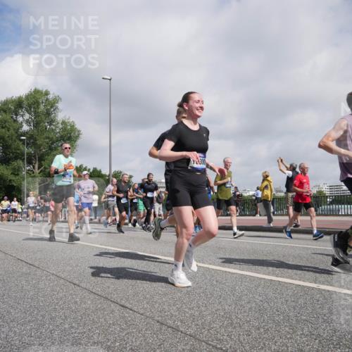 29.06.2025 - hella hamburg halbmarathon Luisa Fischer http://msf.ph/oto/8470679 29.06.2025 10:00:09 Kennedybrücke 5018, 300, 1086, 1327, 1442, 2119, 2595, 2855, 3093, 3103, 4261, 4299, 4558, 5018, 5024, 5744, 6033, 6125, 6762, 6795, 7259, 7397, 7918, 8447, 9060, 9316, 10133, 10191, 10192, 10549, 10667 meine-sportfotos.de