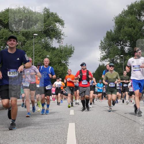 29.06.2025 - hella hamburg halbmarathon Luisa Fischer http://msf.ph/oto/8470756 29.06.2025 10:43:56 Kennedybrücke 11, 8307, 5351, 16681, 64, 5352, 1970, 295, 3810, 2299, 19048, 505, 3432, 1018, 1037, 2042, 2299, 3293, 3432, 3810, 4612, 5059, 5351, 6076, 6163, 6229, 7108, 8378, 8739, 9195, 9946, 10166, 10474 meine-sportfotos.de