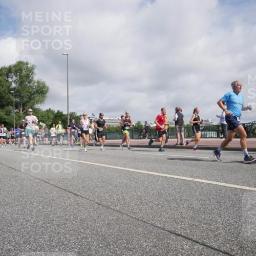 29.06.2025 - hella hamburg halbmarathon Luisa Fischer http://msf.ph/oto/8470784 29.06.2025 10:00:13 Kennedybrücke 1030, 1086, 1327, 1442, 2025, 2119, 2855, 3093, 3103, 4261, 4558, 5021, 5024, 5744, 6720, 6762, 6795, 6942, 7259, 7397, 7930, 7932, 8447, 9316, 9791, 10133, 10191, 10192, 10215, 10549 meine-sportfotos.de