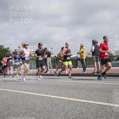 29.06.2025 - hella hamburg halbmarathon Luisa Fischer http://msf.ph/oto/8470793 29.06.2025 10:00:13 Kennedybrücke 21, 12489, 1544, 18666, 23, 931, 1442, 6762, 8441, 1030, 1086, 1327, 1442, 2025, 2119, 2855, 3093, 3103, 4261, 4558, 5021, 5024, 5744, 6720, 6762, 6795, 6942, 7259, 7397, 7930, 7932, 8447, 9316, 9791, 10133, 10191, 10192, 10215, 10549 meine-sportfotos.de