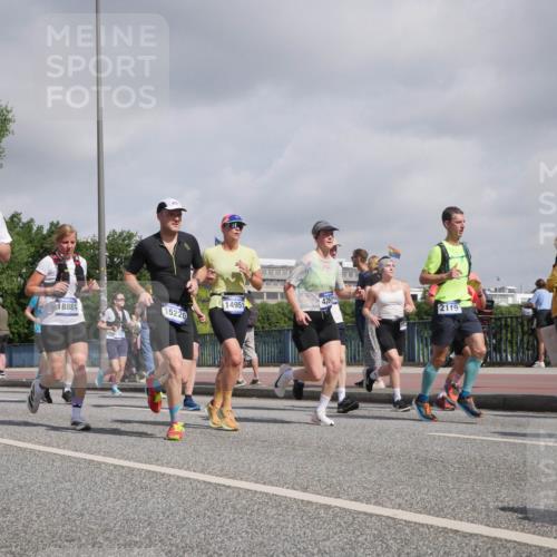 29.06.2025 - hella hamburg halbmarathon Luisa Fischer http://msf.ph/oto/8470875 29.06.2025 10:00:15 Kennedybrücke 8143, 1327, 15220, 8884, 14951, 4261, 2119, 1030, 1327, 1442, 2025, 2119, 2138, 2855, 3093, 4261, 5021, 5024, 5744, 5820, 6720, 6762, 6795, 6942, 7221, 7259, 7397, 7930, 7932, 8413, 8447, 9316, 9791, 9994, 10133, 10191, 10192, 10215 meine-sportfotos.de