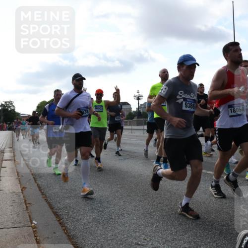 29.06.2025 - hella hamburg halbmarathon Lena Gebhardt http://msf.ph/oto/8470882 29.06.2025 09:55:34 Lombardsbrücke 38, 16003, 9386, 18058, 786, 8856, 1120, 1143, 1151, 1200, 1267, 1461, 1630, 1683, 1696, 1706, 1884, 1976, 2207, 2274, 2284, 2287, 2411, 2706, 2708, 2718, 2884, 3087, 3213, 3258, 3399, 3435, 3654, 3692, 3747, 3945, 3985, 4033, 4088, 4093, 4121, 4127, 4189, 4324, 4345, 4601, 4847, 4890, 4938, 5102, 5421, 5459, 5638, 5708, 5915, 6009, 6027, 6054, 6158, 6421, 6481, 6532, 6662, 6691, 6836, 6938, 6994, 7052, 7269, 7312, 8371, 8437, 8693, 8889, 9031, 9159, 9869, 9931 meine-sportfotos.de