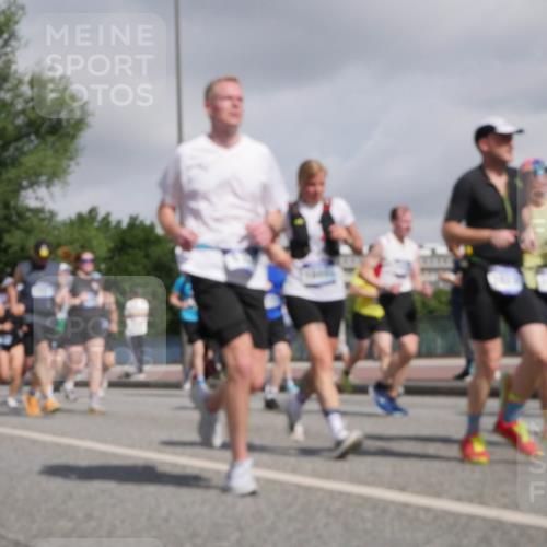 29.06.2025 - hella hamburg halbmarathon Luisa Fischer http://msf.ph/oto/8470897 29.06.2025 10:00:16 Kennedybrücke 1030, 1327, 1442, 2025, 2119, 2138, 2855, 3093, 4261, 5021, 5024, 5744, 5820, 6720, 6762, 6795, 6942, 7221, 7259, 7397, 7930, 7932, 8413, 8447, 9739, 9791, 9994, 10133, 10191, 10192, 10215 meine-sportfotos.de