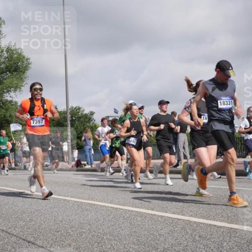 29.06.2025 - hella hamburg halbmarathon Luisa Fischer http://msf.ph/oto/8470954 29.06.2025 10:00:19 Kennedybrücke 5021, 7930, 932, 7397, 10191, 18, 18331, 1753, 1030, 1094, 1327, 2025, 2119, 2138, 2444, 2855, 3093, 3096, 3698, 5021, 5820, 5907, 6720, 6942, 7221, 7259, 7397, 7930, 7932, 8172, 8413, 9739, 9791, 9994, 10133, 10191, 10192, 10215, 10368, 10376 meine-sportfotos.de