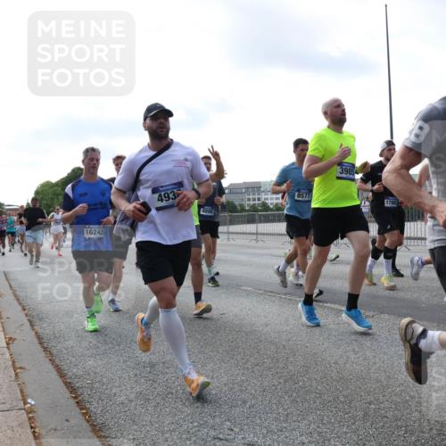 29.06.2025 - hella hamburg halbmarathon Lena Gebhardt http://msf.ph/oto/8470979 29.06.2025 09:55:34 Lombardsbrücke 493, 4890, 8577, 16242, 3985, 17982, 9386, 1120, 1143, 1151, 1200, 1267, 1461, 1630, 1683, 1696, 1706, 1884, 1976, 2207, 2274, 2284, 2287, 2411, 2706, 2708, 2718, 2884, 3087, 3213, 3258, 3399, 3435, 3654, 3692, 3747, 3945, 3985, 4033, 4088, 4093, 4121, 4127, 4189, 4324, 4345, 4601, 4847, 4890, 4938, 5102, 5421, 5459, 5638, 5708, 5915, 6009, 6027, 6054, 6158, 6421, 6481, 6532, 6662, 6691, 6836, 6938, 6994, 7052, 7269, 7312, 8371, 8437, 8693, 8889, 9031, 9159, 9869, 9931 meine-sportfotos.de