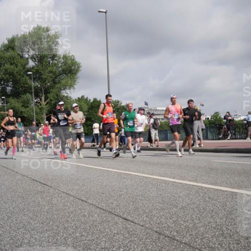 29.06.2025 - hella hamburg halbmarathon Luisa Fischer http://msf.ph/oto/8471008 29.06.2025 10:00:21 Kennedybrücke 18394, 18396, 2930, 7932, 6720, 1030, 1094, 2025, 2138, 2444, 2855, 3048, 3093, 3096, 3698, 3999, 5021, 5820, 5907, 6374, 6720, 6942, 7221, 7397, 7930, 7932, 8172, 8413, 9739, 9791, 9994, 10133, 10191, 10192, 10215, 10368, 10376 meine-sportfotos.de