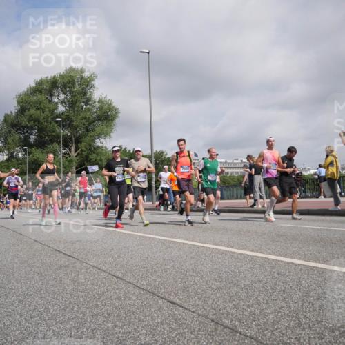 29.06.2025 - hella hamburg halbmarathon Luisa Fischer http://msf.ph/oto/8471018 29.06.2025 10:00:22 Kennedybrücke 999, 18394, 502, 18396, 7930, 7932, 1030, 1094, 1193, 1422, 2025, 2138, 2444, 3048, 3093, 3096, 3698, 3999, 5021, 5633, 5820, 5907, 6374, 6720, 6942, 7221, 7397, 7930, 7932, 8172, 8413, 9739, 9791, 9994, 10215, 10368, 10376 meine-sportfotos.de