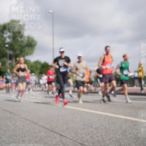 29.06.2025 - hella hamburg halbmarathon Luisa Fischer http://msf.ph/oto/8471036 29.06.2025 10:00:23 Kennedybrücke 1030, 1094, 1193, 1422, 2025, 2138, 2444, 3048, 3096, 3698, 3999, 5021, 5633, 5820, 5907, 6374, 6720, 6942, 7134, 7221, 7930, 7932, 8172, 8413, 9214, 9739, 9791, 9994, 10215, 10368, 10376, 10860 meine-sportfotos.de