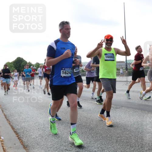 29.06.2025 - hella hamburg halbmarathon Lena Gebhardt http://msf.ph/oto/8471080 29.06.2025 09:55:35 Lombardsbrücke 115, 16242, 4847, 16003, 647, 1120, 1143, 1151, 1200, 1267, 1461, 1630, 1683, 1696, 1706, 1884, 1976, 2207, 2274, 2284, 2287, 2411, 2706, 2708, 2718, 2884, 3087, 3213, 3258, 3399, 3435, 3654, 3692, 3747, 3945, 3985, 4033, 4088, 4093, 4121, 4127, 4189, 4324, 4345, 4601, 4847, 4890, 4938, 5102, 5421, 5459, 5708, 5915, 6009, 6027, 6054, 6158, 6421, 6481, 6532, 6662, 6691, 6836, 6938, 6994, 7052, 7056, 7269, 7312, 8371, 8437, 8693, 8889, 9159, 9931 meine-sportfotos.de