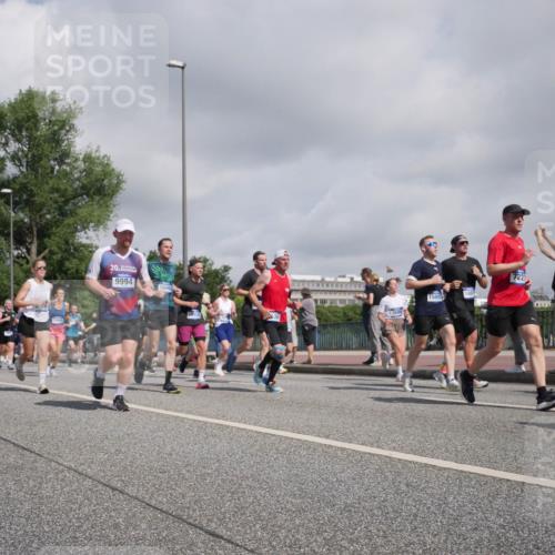 29.06.2025 - hella hamburg halbmarathon Luisa Fischer http://msf.ph/oto/8471086 29.06.2025 10:00:25 Kennedybrücke 2138, 2444, 20, 9994, 16043, 16039, 30, 722, 1887, 15897, 1094, 1193, 1422, 2138, 2252, 2444, 2946, 3048, 3058, 3096, 3698, 3999, 5021, 5032, 5633, 5820, 5907, 6374, 6720, 7134, 7221, 7742, 7930, 8172, 8413, 9214, 9739, 9791, 9994, 10368, 10376, 10860 meine-sportfotos.de