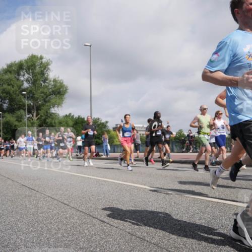 29.06.2025 - hella hamburg halbmarathon Luisa Fischer http://msf.ph/oto/8471148 29.06.2025 10:00:27 Kennedybrücke 2444, 3096, 2138, 1094, 1193, 1320, 1321, 1422, 2138, 2252, 2444, 2946, 3048, 3058, 3096, 3698, 3999, 5032, 5633, 5820, 5907, 6374, 6569, 7134, 7221, 7742, 7952, 8172, 8413, 8973, 9214, 9227, 9739, 9994, 10368, 10376, 10860 meine-sportfotos.de