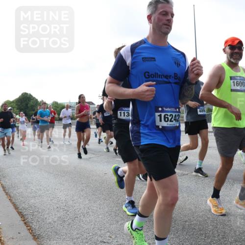 29.06.2025 - hella hamburg halbmarathon Lena Gebhardt http://msf.ph/oto/8471154 29.06.2025 09:55:35 Lombardsbrücke 120, 1479, 113, 16242, 489, 16003, 1120, 1143, 1151, 1200, 1267, 1461, 1630, 1683, 1696, 1706, 1884, 1976, 2207, 2274, 2284, 2287, 2411, 2706, 2708, 2718, 2884, 3087, 3213, 3258, 3399, 3435, 3654, 3692, 3747, 3945, 3985, 4033, 4088, 4093, 4121, 4127, 4189, 4324, 4345, 4601, 4847, 4890, 4938, 5102, 5421, 5459, 5708, 5915, 6009, 6027, 6054, 6158, 6421, 6481, 6532, 6662, 6691, 6836, 6938, 6994, 7052, 7056, 7269, 7312, 8371, 8437, 8693, 8889, 9159, 9931 meine-sportfotos.de