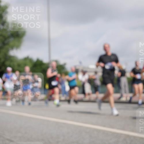 29.06.2025 - hella hamburg halbmarathon Luisa Fischer http://msf.ph/oto/8471179 29.06.2025 10:00:28 Kennedybrücke 1094, 1193, 1320, 1321, 1422, 2138, 2252, 2444, 2946, 3048, 3058, 3096, 3698, 3999, 5032, 5633, 5907, 6374, 6569, 7134, 7221, 7742, 7952, 8172, 8973, 9214, 9227, 9739, 9994, 10368, 10376, 10860 meine-sportfotos.de