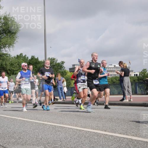 29.06.2025 - hella hamburg halbmarathon Luisa Fischer http://msf.ph/oto/8471207 29.06.2025 10:00:29 Kennedybrücke 154, 13761, 10860, 399993, 6374, 15169, 12440, 1094, 1193, 1320, 1321, 1422, 2252, 2444, 2946, 3048, 3058, 3096, 3698, 3999, 4379, 5032, 5633, 5907, 6374, 6569, 6776, 7134, 7742, 7952, 8172, 8973, 9214, 9227, 9739, 10368, 10376, 10860 meine-sportfotos.de