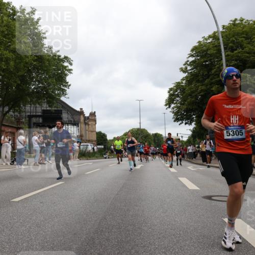 29.06.2025 - hella hamburg halbmarathon Yannick Fuchs http://msf.ph/oto/8471230 29.06.2025 10:57:39 20KM 1184, 1316, 1464, 1722, 1724, 1940, 1992, 2685, 3360, 4328, 4370, 5305, 5384, 5734, 6631, 7243, 7290, 7333, 8561, 8822, 9439, 9681, 10705, 10766, 10866, 11149, 11527, 11657, 11771, 12315, 12316, 12513, 12662, 13171, 14135, 14313, 14493, 15516, 15532, 15550, 15897, 16424, 16426, 16639, 16872, 16995, 17071, 17437, 17730, 17894, 18028, 18122, 18717 meine-sportfotos.de