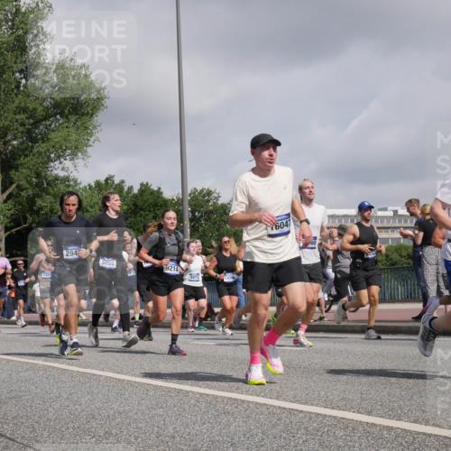 29.06.2025 - hella hamburg halbmarathon Luisa Fischer http://msf.ph/oto/8471261 29.06.2025 10:00:33 Kennedybrücke 6320, 577, 1320, 294, 3058, 9214, 8973, 6041, 2234, 422, 1193, 1320, 1321, 1422, 2252, 2946, 3048, 3058, 3999, 4379, 5032, 5633, 6374, 6569, 6628, 6776, 7134, 7478, 7742, 7952, 7973, 8973, 9214, 9227, 10860 meine-sportfotos.de