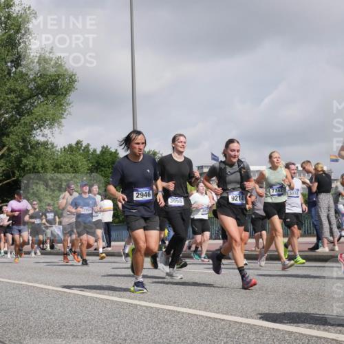 29.06.2025 - hella hamburg halbmarathon Luisa Fischer http://msf.ph/oto/8471271 29.06.2025 10:00:34 Kennedybrücke 20, 3750, 6776, 2946, 7742, 3058, 9214, 5032, 8973, 10860, 252, 1193, 1320, 1321, 1422, 2252, 2946, 3048, 3058, 3999, 4379, 5032, 5633, 6374, 6569, 6628, 6776, 7134, 7478, 7742, 7952, 7973, 8973, 9214, 9227, 10860 meine-sportfotos.de