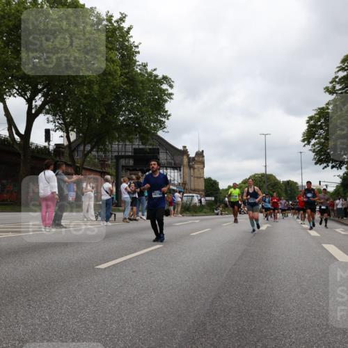 29.06.2025 - hella hamburg halbmarathon Yannick Fuchs http://msf.ph/oto/8471281 29.06.2025 10:57:39 20KM 1184, 1316, 1464, 1722, 1724, 1940, 1992, 2685, 3360, 4328, 4370, 5305, 5384, 5734, 6631, 7243, 7290, 7333, 8561, 8822, 9439, 9681, 10705, 10766, 10866, 11149, 11527, 11657, 11771, 12315, 12316, 12513, 12662, 13171, 14135, 14313, 14493, 15516, 15532, 15550, 15897, 16424, 16426, 16639, 16872, 16995, 17071, 17437, 17730, 17894, 18028, 18122, 18717 meine-sportfotos.de