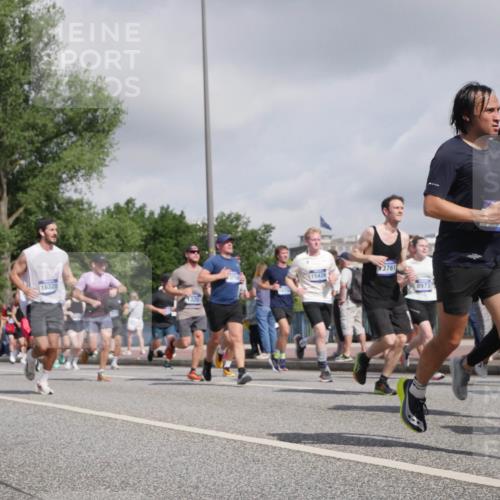 29.06.2025 - hella hamburg halbmarathon Luisa Fischer http://msf.ph/oto/8471283 29.06.2025 10:00:34 Kennedybrücke 16320, 1320, 3761, 15426, 8973, 1193, 1320, 1321, 1422, 2252, 2946, 3048, 3058, 3999, 4379, 5032, 5633, 6374, 6569, 6628, 6776, 7134, 7478, 7742, 7952, 7973, 8973, 9214, 9227, 10860 meine-sportfotos.de