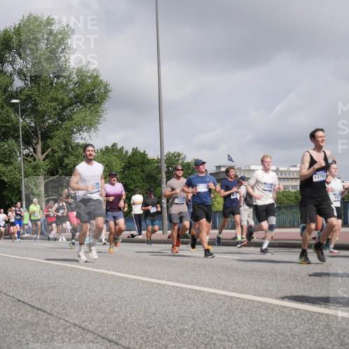 29.06.2025 - hella hamburg halbmarathon Luisa Fischer http://msf.ph/oto/8471288 29.06.2025 10:00:35 Kennedybrücke 1320, 1375, 13761, 1542, 1193, 1320, 1321, 1422, 2252, 2946, 3058, 4379, 5032, 5633, 6569, 6628, 6776, 7134, 7478, 7742, 7952, 7973, 8176, 8973, 9214, 9227, 10860 meine-sportfotos.de