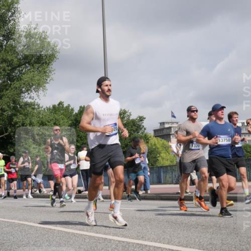 29.06.2025 - hella hamburg halbmarathon Luisa Fischer http://msf.ph/oto/8471302 29.06.2025 10:00:36 Kennedybrücke 478, 11778, 7952, 14265, 20, 4379, 1320, 13750, 1320, 1321, 1870, 2252, 2397, 2946, 3058, 4379, 5032, 6569, 6628, 6776, 7134, 7478, 7594, 7742, 7952, 7973, 8176, 8973, 9214, 9227, 10860 meine-sportfotos.de