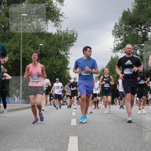 29.06.2025 - hella hamburg halbmarathon Luisa Fischer http://msf.ph/oto/8471316 29.06.2025 10:44:11 Kennedybrücke 6548, 11717, 2858, 19026, 13290, 15927, 16291, 12692, 16450, 11176, 6430, 996, 16028, 1075, 1323, 4906, 6098, 6806, 7585, 7956, 8429, 8430, 9237, 9962 meine-sportfotos.de
