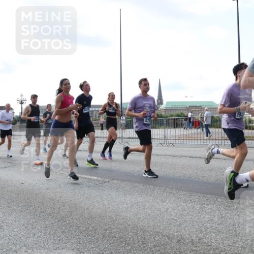 29.06.2025 - hella hamburg halbmarathon Lena Gebhardt http://msf.ph/oto/8471355 29.06.2025 09:55:36 Lombardsbrücke 8302, 8216, 14791, 408, 270, 4801, 1574, 4847, 1120, 1143, 1151, 1200, 1267, 1461, 1630, 1683, 1696, 1706, 1884, 1976, 2207, 2274, 2284, 2287, 2411, 2706, 2708, 2718, 2884, 3087, 3213, 3258, 3399, 3435, 3654, 3692, 3747, 3945, 3985, 4033, 4088, 4093, 4121, 4127, 4189, 4324, 4345, 4346, 4601, 4847, 4890, 4938, 5102, 5421, 5459, 5708, 5915, 6009, 6027, 6054, 6158, 6421, 6481, 6532, 6662, 6691, 6836, 6938, 6994, 7052, 7056, 7269, 7312, 8371, 8437, 8693, 8889, 9931 meine-sportfotos.de