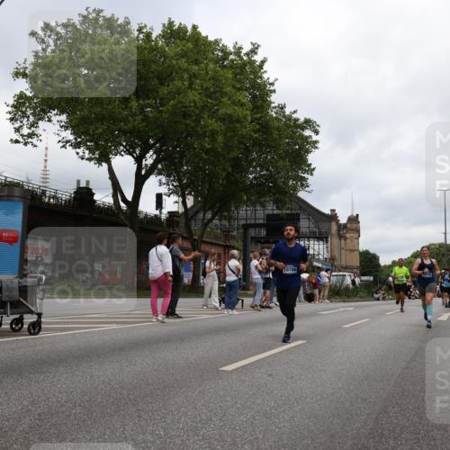 29.06.2025 - hella hamburg halbmarathon Yannick Fuchs http://msf.ph/oto/8471382 29.06.2025 10:57:39 20KM 1184, 1316, 1464, 1722, 1724, 1940, 1992, 2685, 3360, 4328, 4370, 5305, 5384, 5734, 6631, 7243, 7290, 7333, 8561, 8822, 9439, 9681, 10705, 10766, 10866, 11149, 11527, 11657, 11771, 12315, 12316, 12513, 12662, 13171, 14135, 14313, 14493, 15516, 15532, 15550, 15897, 16424, 16426, 16639, 16872, 16995, 17071, 17437, 17730, 17894, 18028, 18122, 18717 meine-sportfotos.de