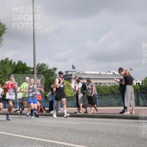 29.06.2025 - hella hamburg halbmarathon Luisa Fischer http://msf.ph/oto/8471386 29.06.2025 10:00:39 Kennedybrücke 18810, 177, 6008, 7478, 21, 25, 6628, 17530, 1258, 1320, 1321, 1335, 1870, 2397, 4379, 4986, 6569, 6628, 6776, 7478, 7594, 7646, 7724, 7952, 7973, 8176, 8689, 8973, 9227 meine-sportfotos.de