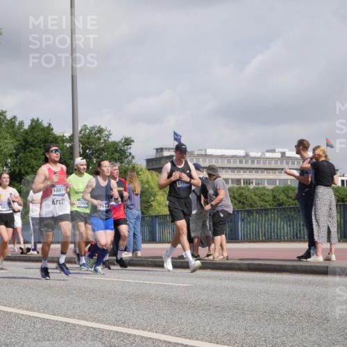 29.06.2025 - hella hamburg halbmarathon Luisa Fischer http://msf.ph/oto/8471391 29.06.2025 10:00:40 Kennedybrücke 18810, 6628, 16009, 478, 1778, 1258, 1321, 1335, 1870, 2397, 4379, 4986, 6356, 6569, 6628, 6776, 7478, 7594, 7646, 7724, 7952, 7973, 8176, 8689 meine-sportfotos.de