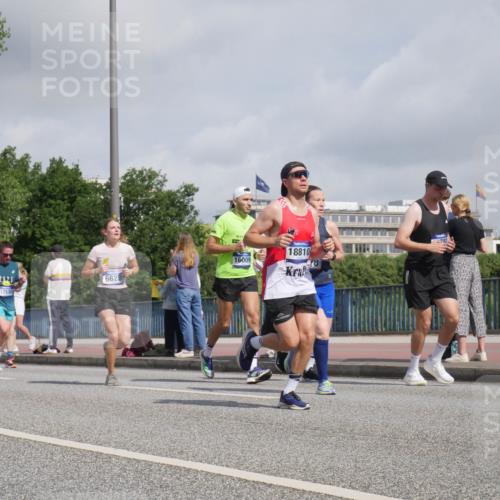 29.06.2025 - hella hamburg halbmarathon Luisa Fischer http://msf.ph/oto/8471410 29.06.2025 10:00:41 Kennedybrücke 17530, 662, 16009, 18810, 1258, 1335, 1870, 2397, 4379, 4986, 5672, 6356, 6628, 6776, 7478, 7594, 7646, 7724, 7973, 8176, 8689 meine-sportfotos.de