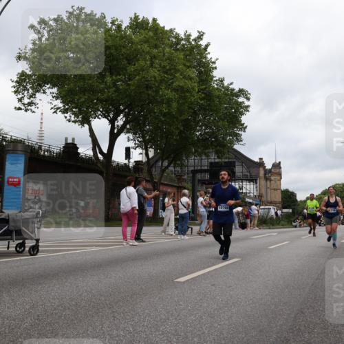 29.06.2025 - hella hamburg halbmarathon Yannick Fuchs http://msf.ph/oto/8471431 29.06.2025 10:57:39 20KM 1184, 1316, 1464, 1722, 1724, 1940, 1992, 2685, 3360, 4328, 4370, 5305, 5384, 5734, 6631, 7243, 7290, 7333, 8561, 8822, 9439, 9681, 10705, 10766, 10866, 11149, 11527, 11657, 11771, 12315, 12316, 12513, 12662, 13171, 14135, 14313, 14493, 15516, 15532, 15550, 15897, 16424, 16426, 16639, 16872, 16995, 17071, 17437, 17730, 17894, 18028, 18122, 18717 meine-sportfotos.de