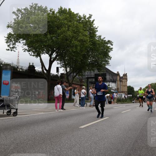 29.06.2025 - hella hamburg halbmarathon Yannick Fuchs http://msf.ph/oto/8471453 29.06.2025 10:57:39 20KM 1184, 1316, 1464, 1722, 1724, 1940, 1992, 2685, 3360, 4328, 4370, 5305, 5384, 5734, 6631, 7243, 7290, 7333, 8561, 8822, 9439, 9681, 10705, 10766, 10866, 11149, 11527, 11657, 11771, 12315, 12316, 12513, 12662, 13171, 14135, 14313, 14493, 15516, 15532, 15550, 15897, 16424, 16426, 16639, 16872, 16995, 17071, 17437, 17730, 17894, 18028, 18122, 18717 meine-sportfotos.de