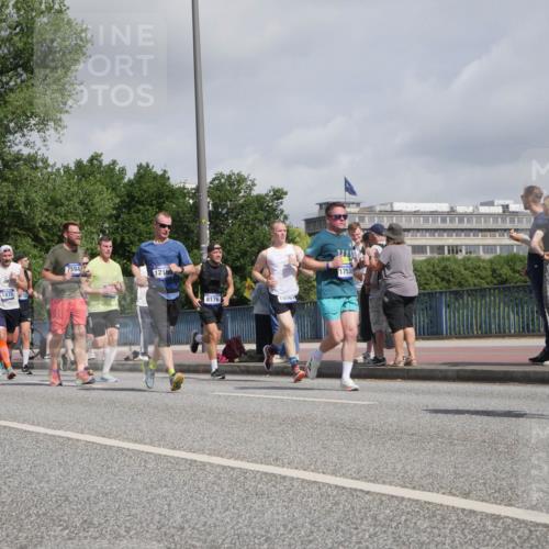 29.06.2025 - hella hamburg halbmarathon Luisa Fischer http://msf.ph/oto/8471498 29.06.2025 10:00:43 Kennedybrücke 13047, 1870, 7594, 12155, 8176, 19067, 17530, 6628, 1258, 1335, 1870, 2397, 2448, 2488, 4986, 5672, 6356, 6628, 7478, 7594, 7646, 7724, 7973, 8176, 8689, 9145 meine-sportfotos.de